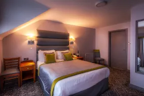 Lake of Shadows Hotel - Habitación