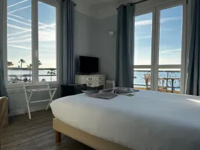 Hôtel du Bord de Mer "Le Vanillé" - Camera