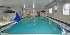Country Inn & Suites by Radisson, Chambersburg, PA - Piscine