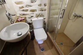 Thalia Traditional Guest House - Bathroom