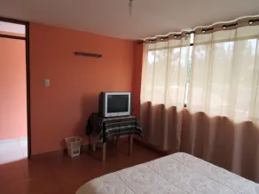 Hostal Ayllu con cochera - Room