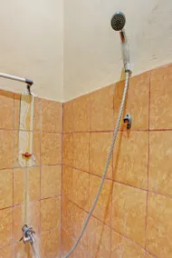 Hotel O Zahira Homestay Near Ekas Surf School and Service - Bathroom