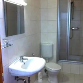 Hotel Zum Goldenen Löwen - Bathroom