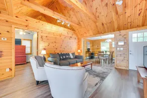7 Mi to Nubs Nob: Lakefront Abode w/ Fire Pit! - Interior