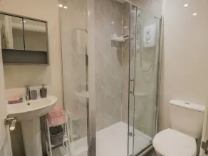 8 George Street - Bathroom