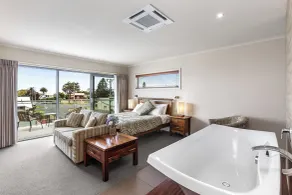 Captain's at the Bay - Room