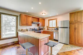 Walk to River: Couples Retreat in Kintnersville! - Innvendig