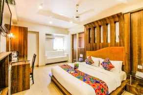 Hotel Sahar Garden Near Mumbai International Airport - Værelse