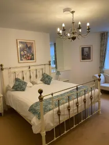Canterbury Hotel Cottages and Apartments - Room