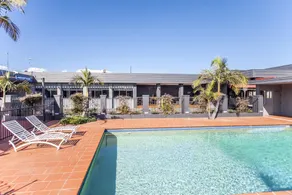 Sunshine Motor Inn - Pool