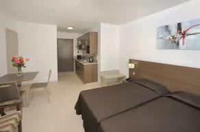 Petrosana Hotel Apartments - Quarto