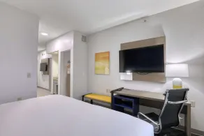 Comfort Suites Milwaukee Airport - Chambre