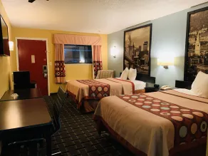 Super 8 by Wyndham Cincinnati-Springdale OH - Habitación