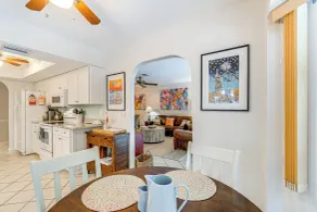 NOVO! Veneza moderna casa w / Lanai, 1mi para Prvt Beach - Parte interna