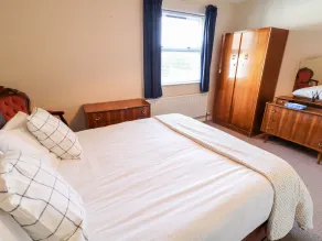 17 Buninver Road - Room