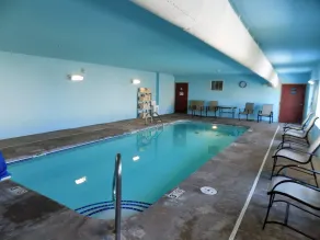 Cobblestone Hotel & Suites - Seward - Piscine