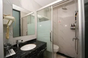 Golden Valley One Hotel Shenzhen Sports Center Branch - Badezimmer