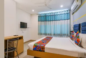 Super Townhouse HITEC City Metro Station Formerly JKC Grand - Room