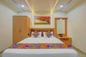 Fabhotel Relax Inn - Chambre