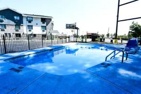 Super 8 by Wyndham Villa Rica - Piscine