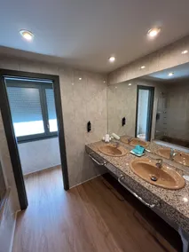 Yomo Imperial - Bathroom