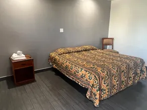 Pomona Inn - Room