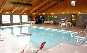 AmericInn by Wyndham Sturgeon Bay - Piscine