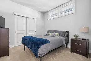 2BR Balcony Suite Gym & Pool Downtown at CityWay - Zimmer
