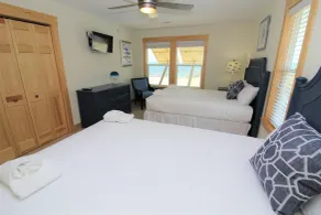 Whalebone Ocean Cottages by KEES Vacations - Rom