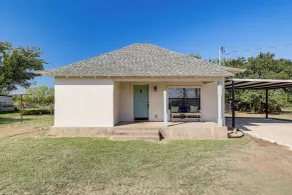 Walk to Historic Square: Jacksboro Home w/ Yard - Innenbereich