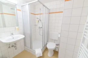 JUFA Hotel Hochkar - Baño