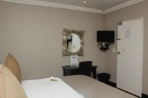 Oaklands inn and Conference Centre - Room