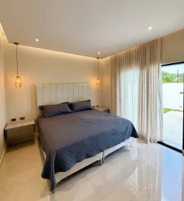 Modern 2BR Villa with Private Pool, Starlink WiFi, Security, Near Macao Beach - Room