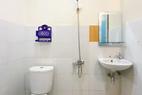 Urbanview Hotel Falah Residence Syariah By RedDoorz - Salle de bain