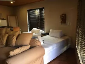 Meransha Self Catering CC - Zimmer
