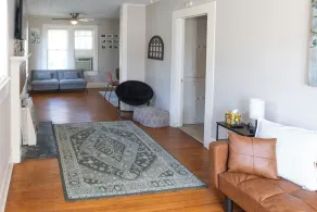 Walk to Main St! Quaint Philadelphia Home w/ Yard - Innenbereich