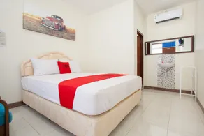 RedDoorz @ Panglima Sudirman Probolinggo - Room