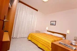Hotel Carmen - Zimmer