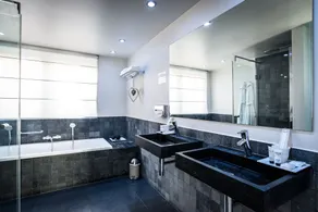 Hotel de la Paix - Bathroom