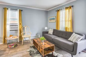 Hampton Vacation Rental: Central Location, Patio - Interiör