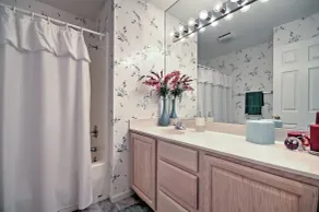 Tranquil Osage Beach Condo w/ Waterfront Decks! - Intérieur