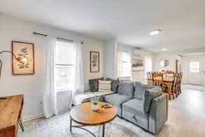 Walk to Campus & Palmer Square: Dtwn Townhome - Interiør