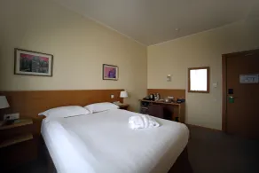 City Hotel Bishkek - Room