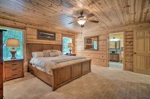 Hayesville Cabin w/ Game Room & Mtn Views! - Interiør