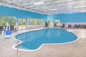 Hawthorn Extended Stay by Wyndham Bloomington - Piscine
