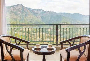 Captains Paradise Luxury Resort at Mukteshwar Hill Station - Terrace/patio
