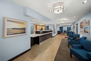 Red Roof Inn PLUS+ & Suites Naples Downtown-5th Ave S - Lobby