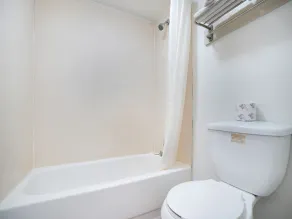 OYO Hotel Decatur I-285 The Perimeter - Badezimmer