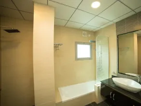 Golden Rose Luxury Suites (Royal Executive) - Bathroom