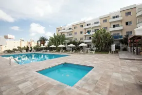 DebbieXenia Hotel Apartments - Piscina